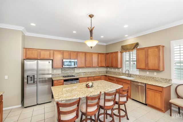 5719 Primrose Vista Court, Bakersfield, CA 93306