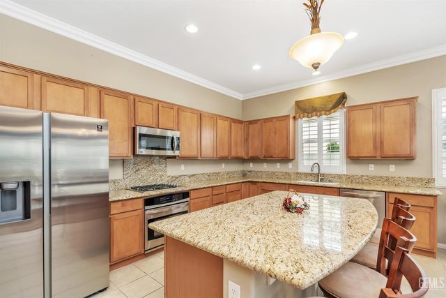 5719 Primrose Vista Court, Bakersfield, CA 93306