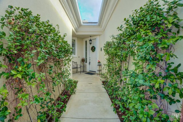 5719 Primrose Vista Court, Bakersfield, CA 93306