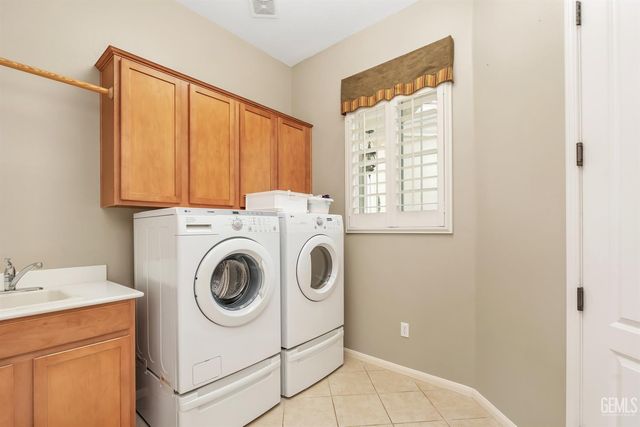 5719 Primrose Vista Court, Bakersfield, CA 93306