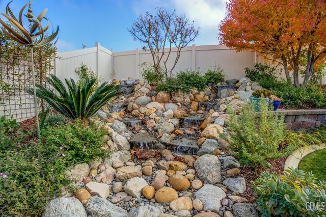 5719 Primrose Vista Court, Bakersfield, CA 93306