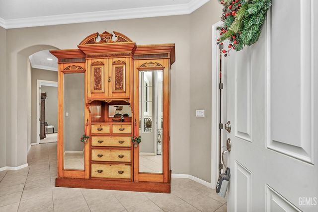 5719 Primrose Vista Court, Bakersfield, CA 93306