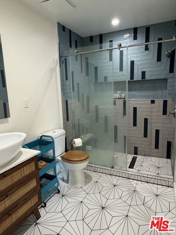 731 N Laurel Avenue 2, Los Angeles, CA 90046