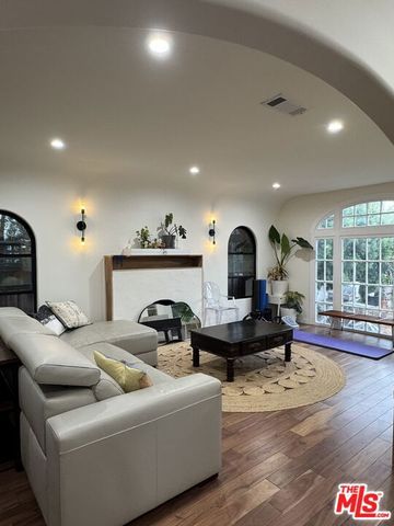 731 N Laurel Avenue 2, Los Angeles, CA 90046