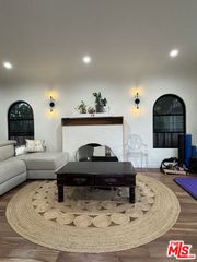 731 N Laurel Avenue 2, Los Angeles, CA 90046