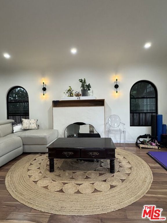 731 N Laurel Avenue 2, Los Angeles, CA 90046