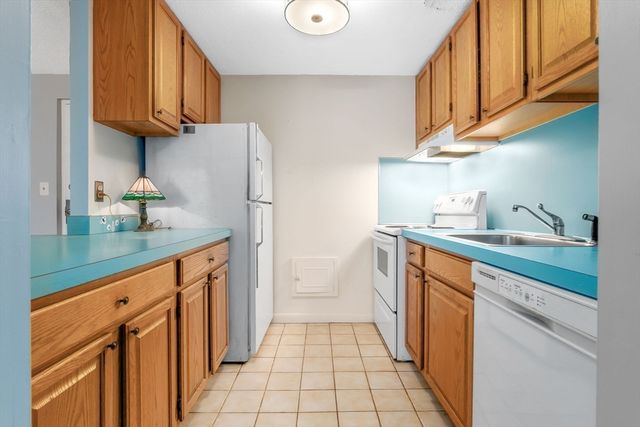 64 Main St 41B, Stoneham, MA 02180