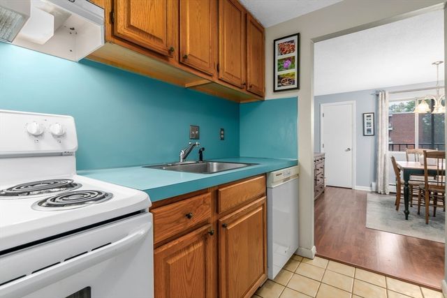 64 Main St 41B, Stoneham, MA 02180
