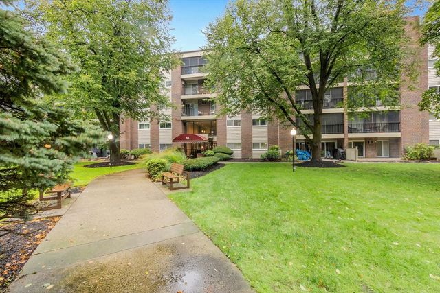 64 Main St 41B, Stoneham, MA 02180