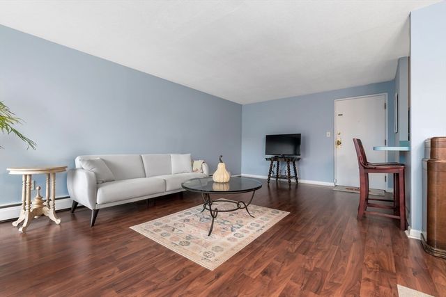 64 Main St 41B, Stoneham, MA 02180