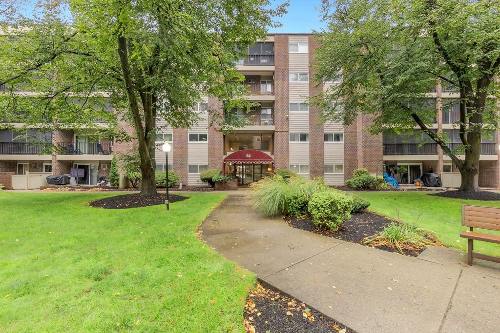 64 Main St 41B, Stoneham, MA 02180