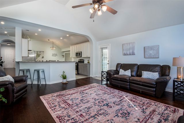 2409 Chesterwood Drive, Little Elm, TX 75068