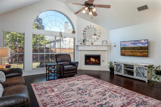 2409 Chesterwood Drive, Little Elm, TX 75068