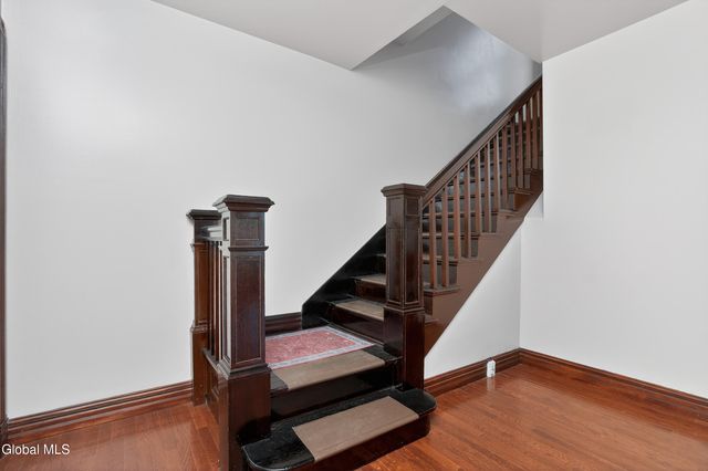 484 Kenwood Avenue, Bethlehem, NY 12054