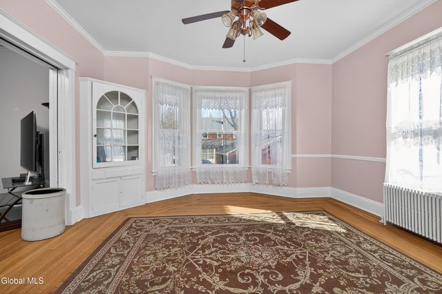 484 Kenwood Avenue, Bethlehem, NY 12054