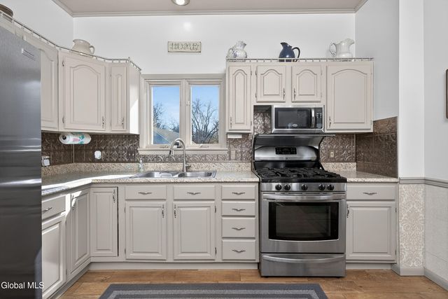 484 Kenwood Avenue, Bethlehem, NY 12054