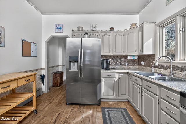 484 Kenwood Avenue, Bethlehem, NY 12054