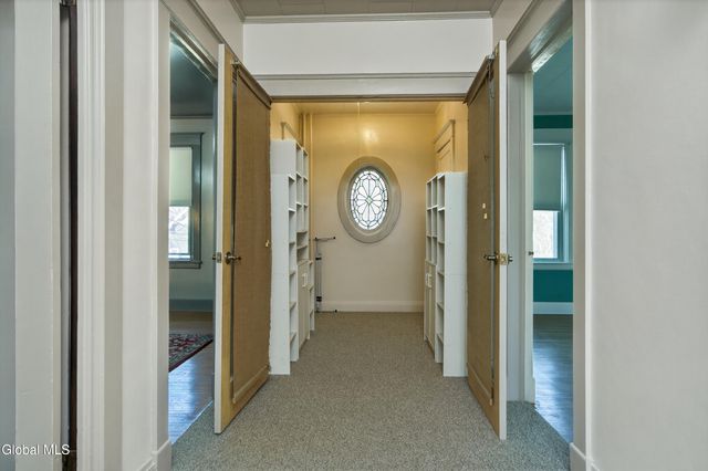 484 Kenwood Avenue, Bethlehem, NY 12054