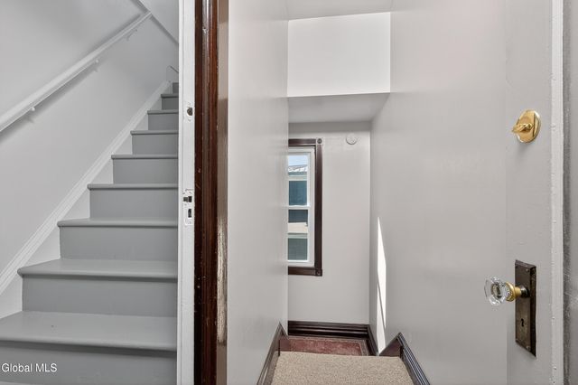 484 Kenwood Avenue, Bethlehem, NY 12054