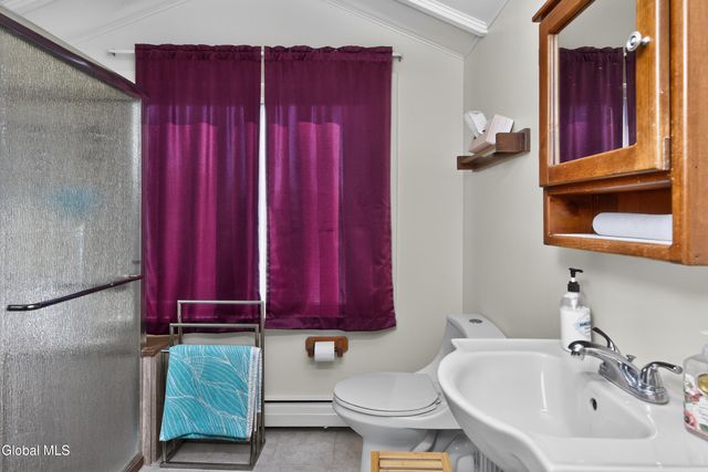 484 Kenwood Avenue, Bethlehem, NY 12054