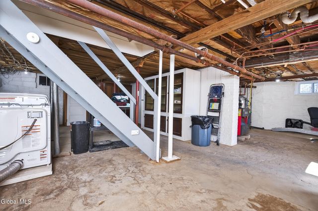 484 Kenwood Avenue, Bethlehem, NY 12054