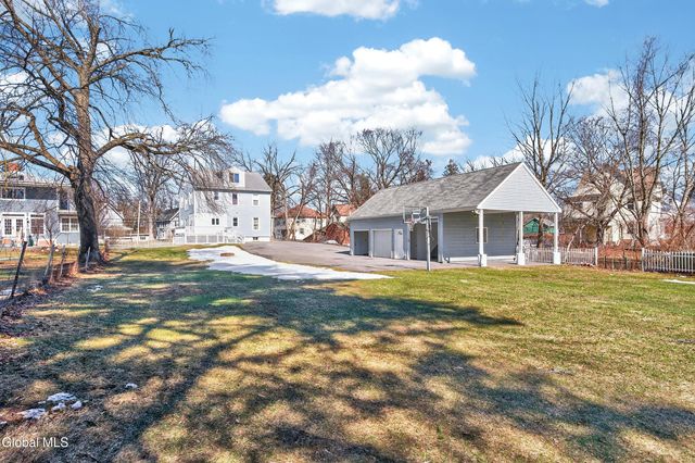 484 Kenwood Avenue, Bethlehem, NY 12054