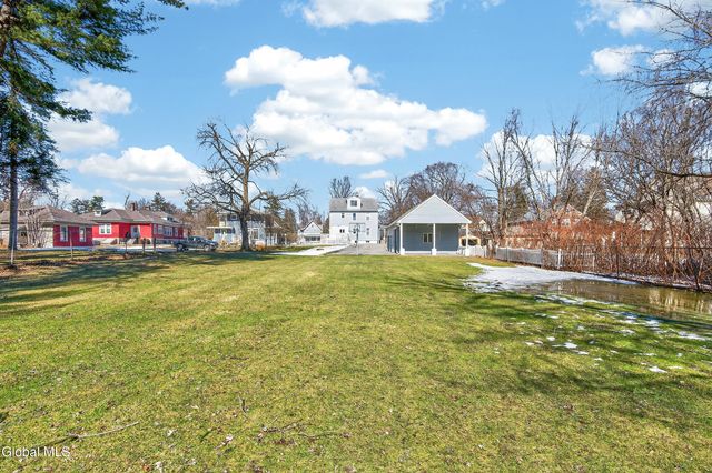 484 Kenwood Avenue, Bethlehem, NY 12054