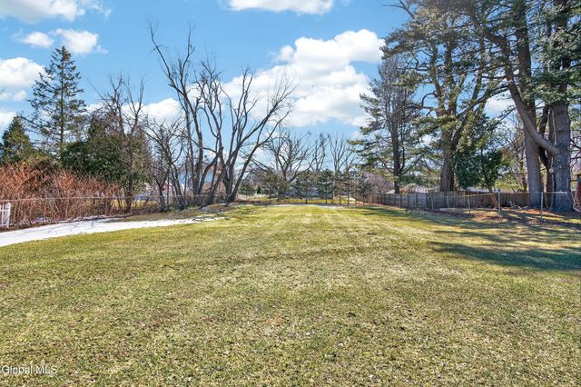 484 Kenwood Avenue, Bethlehem, NY 12054