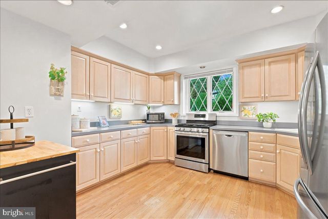 2800 S ARLINGTON RIDGE RD, Arlington, VA 22202