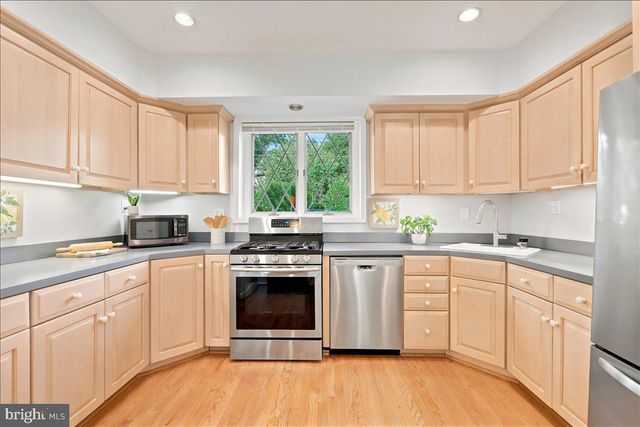 2800 S ARLINGTON RIDGE RD, Arlington, VA 22202