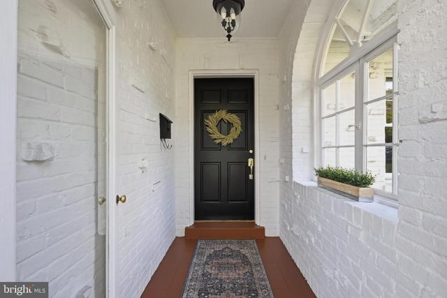 2800 S ARLINGTON RIDGE RD, Arlington, VA 22202