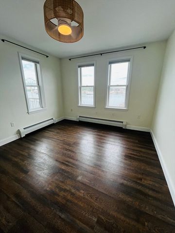 429 Border St 6, Boston, MA 02128