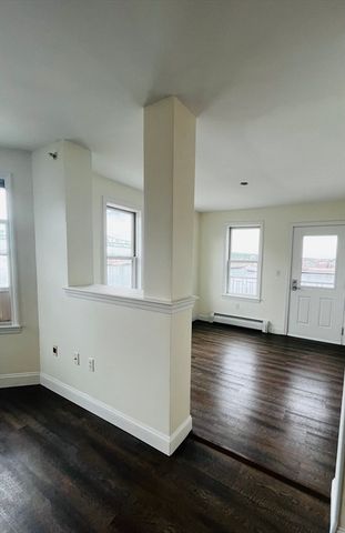 429 Border St 6, Boston, MA 02128