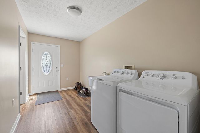 5200 Louisville Road, Salvisa, KY 40372