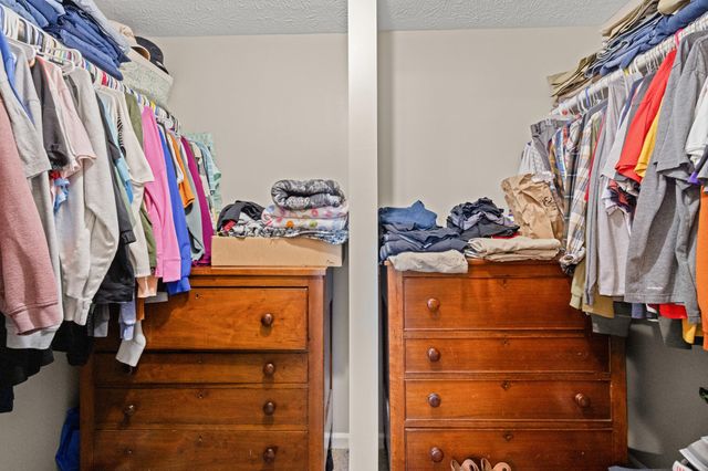 5200 Louisville Road, Salvisa, KY 40372