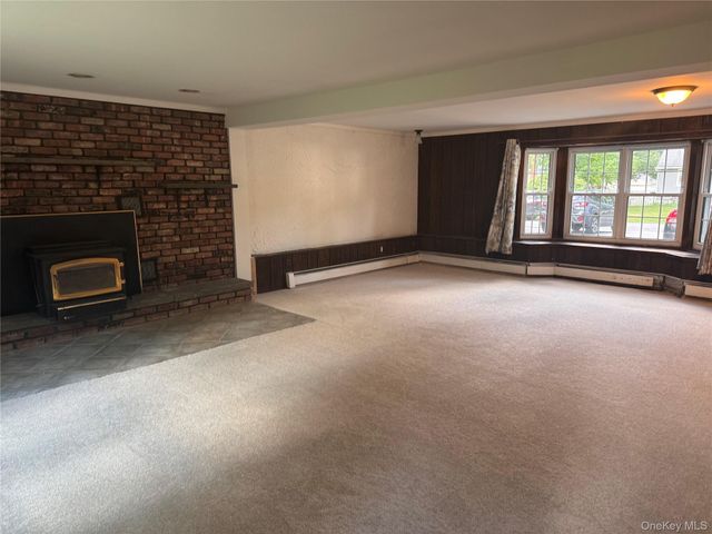 61 E Hall Ave, New City, NY 10956