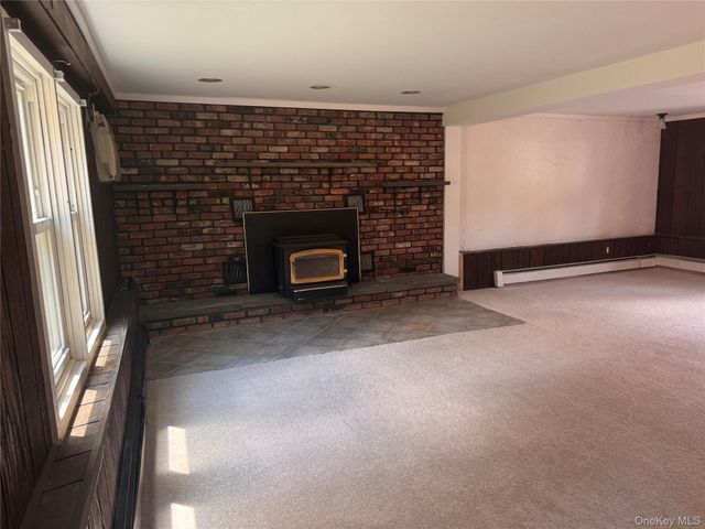 61 E Hall Ave, New City, NY 10956