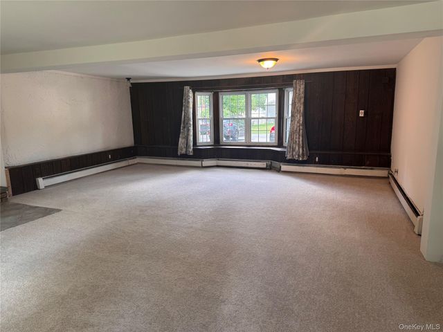 61 E Hall Ave, New City, NY 10956