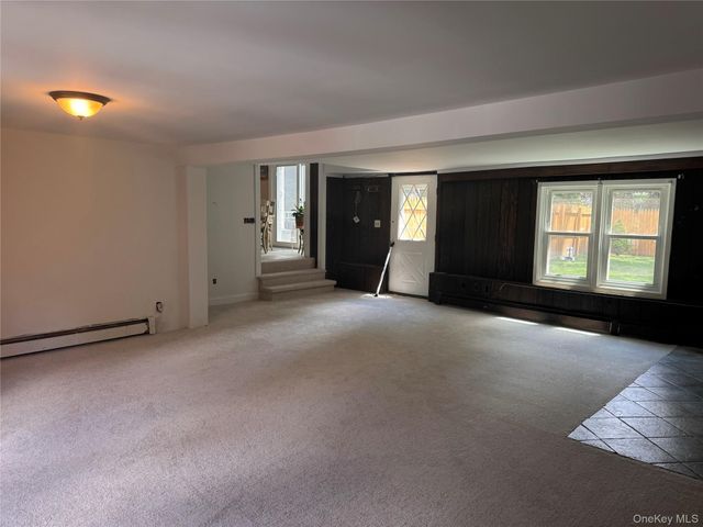 61 E Hall Ave, New City, NY 10956