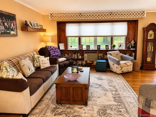 61 E Hall Ave, New City, NY 10956