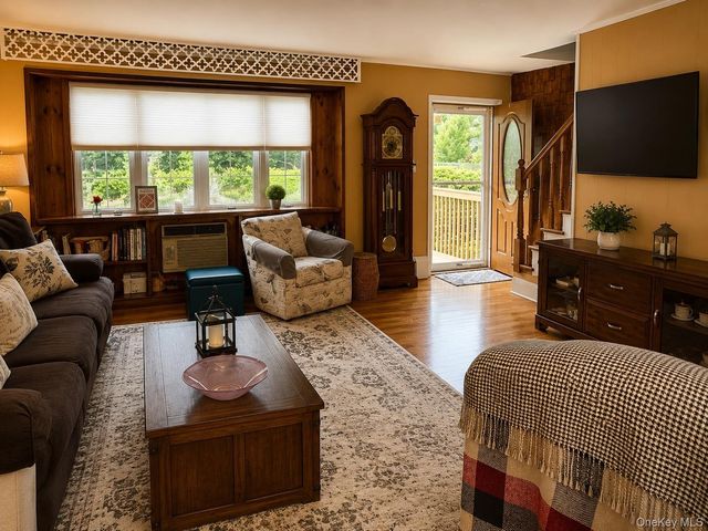 61 E Hall Ave, New City, NY 10956