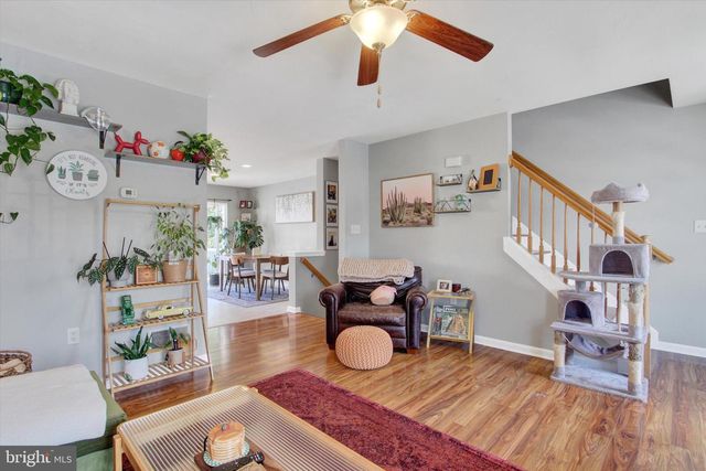 865 BLOSSOM DR, Hanover, PA 17331