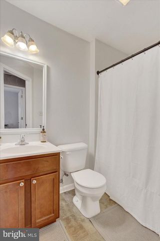 865 BLOSSOM DR, Hanover, PA 17331