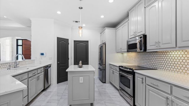 2369 N Ranch Estates, New Braunfels, TX 78130