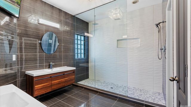 2369 N Ranch Estates, New Braunfels, TX 78130