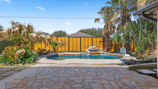 2369 N Ranch Estates, New Braunfels, TX 78130