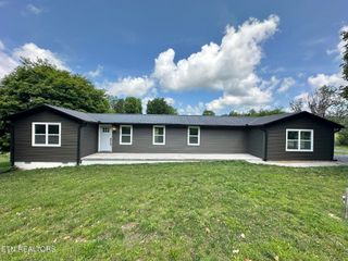 1705 Haire Rd, Dandridge, TN 37725