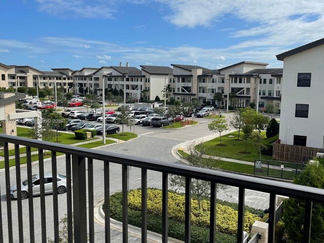 7915 NW 104th Ave 32, Doral, FL 33178