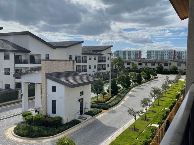 7915 NW 104th Ave 32, Doral, FL 33178