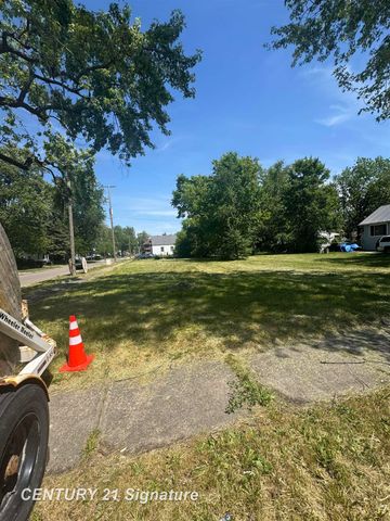 2458 N Oakley Street, Saginaw, MI 48602